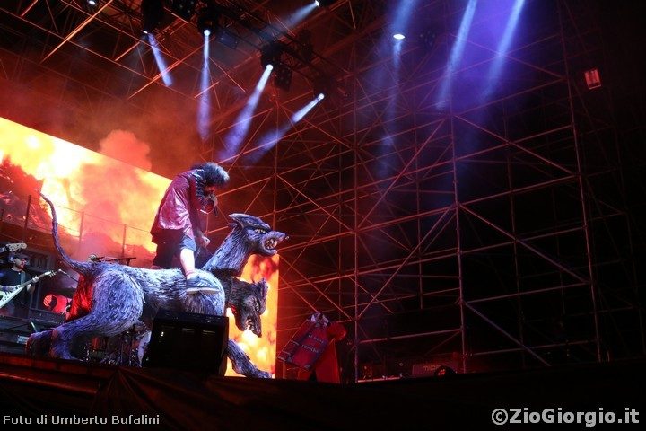 Caparezza Prisoner tour. Parte 2: produzione e visual