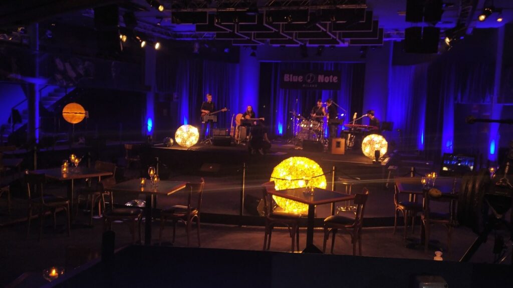 Many Hearts One Love, Blue Note Milano: lighting by Photonika